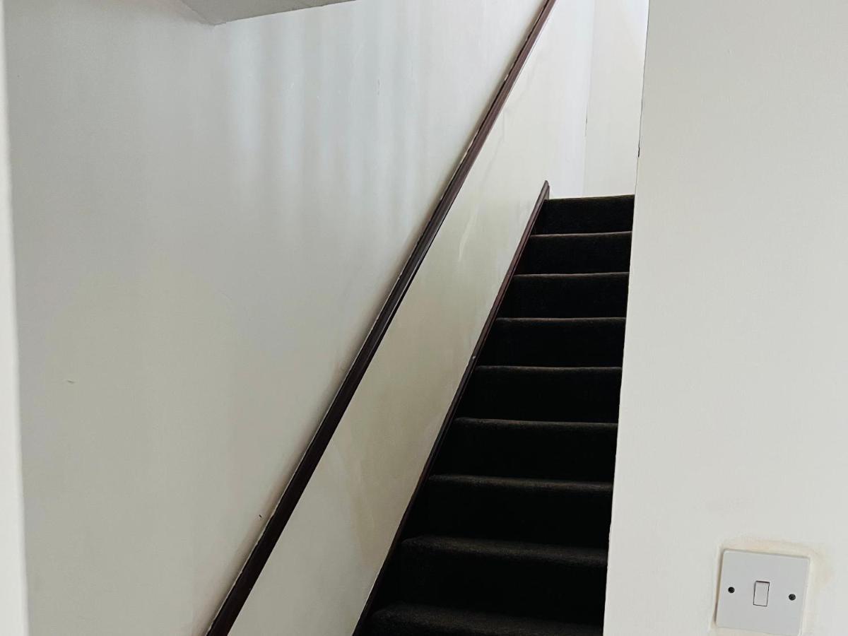 Clove, 3-4 Bed House With Garden, Free Parking, Sleeps 9 In Grays & Chafford Hundred Stifford المظهر الخارجي الصورة