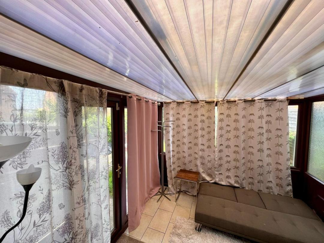 Clove, 3-4 Bed House With Garden, Free Parking, Sleeps 9 In Grays & Chafford Hundred Stifford المظهر الخارجي الصورة