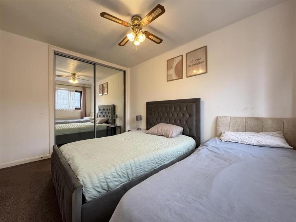 Clove, 3-4 Bed House With Garden, Free Parking, Sleeps 9 In Grays & Chafford Hundred Stifford المظهر الخارجي الصورة